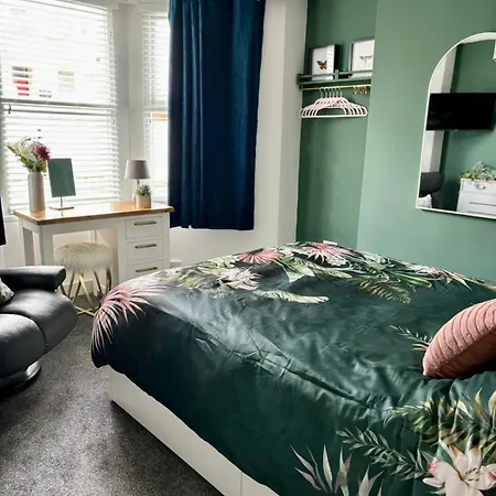 Stylish And Chic Seaside Apartment Southend-on-Sea Exterior photo