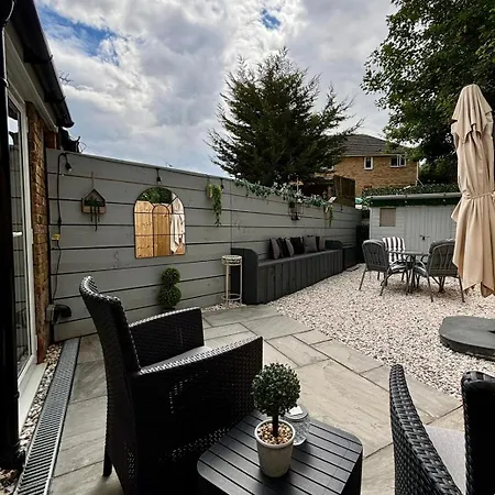 Stylish And Chic Seaside Apartment Southend-on-Sea Exterior photo