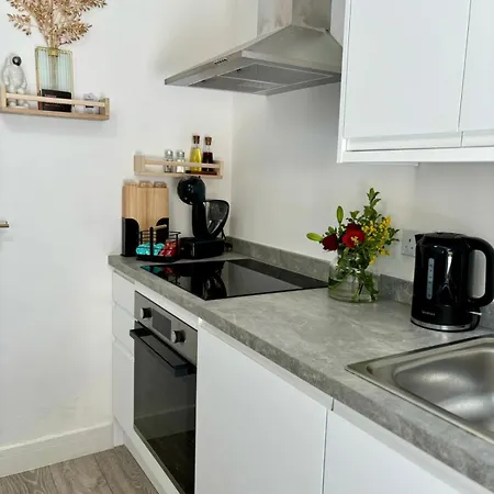 Stylish And Chic Seaside Apartment Southend-on-Sea Exterior photo