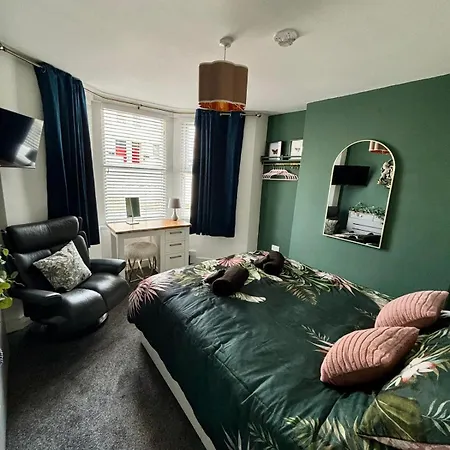 Stylish And Chic Seaside Apartment Southend-on-Sea Exterior photo